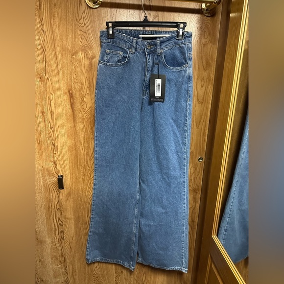 Pretty Little‎ Thing Women's Blue Jeans size 2 - Picture 1 of 4